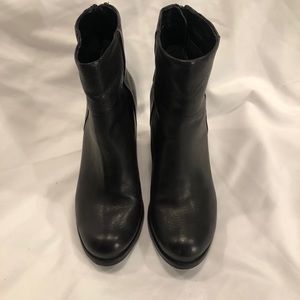 Arturo Chiang Black Ankle Booties